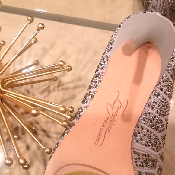 Vince Camuto Gray Pumps - Picture 7 of 9